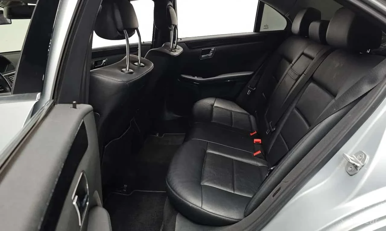 Mercedes-Benz E 200 * E200 CGI Avantgarde * ЦЕНА ДО БГ, снимка 12 - Автомобили и джипове - 56215917