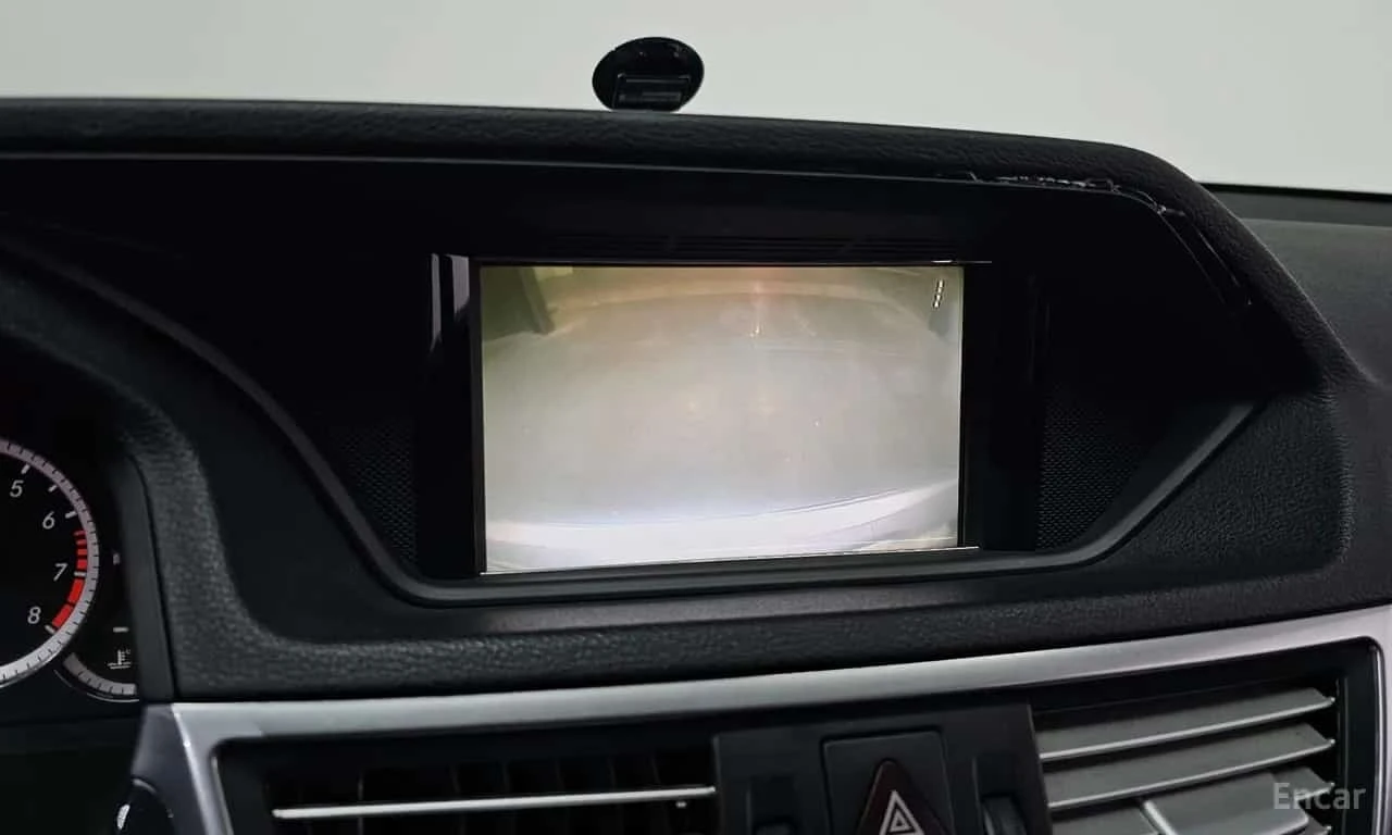 Mercedes-Benz E 200 * E200 CGI Avantgarde * ЦЕНА ДО БГ, снимка 15 - Автомобили и джипове - 56215917