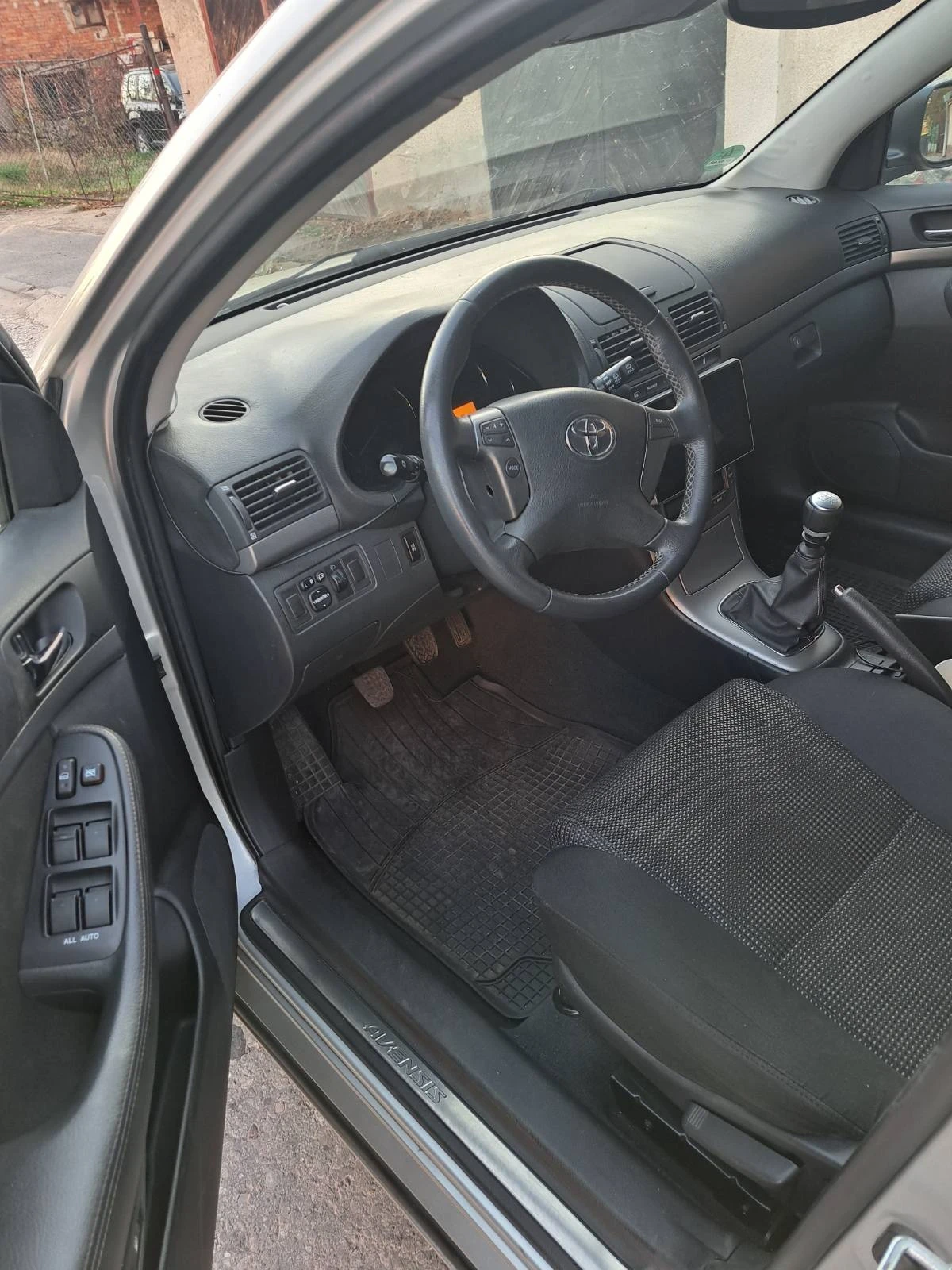 Toyota Avensis Toyota Avensis 2.2 177ps FECELIFT, снимка 10 - Автомобили и джипове - 56242543