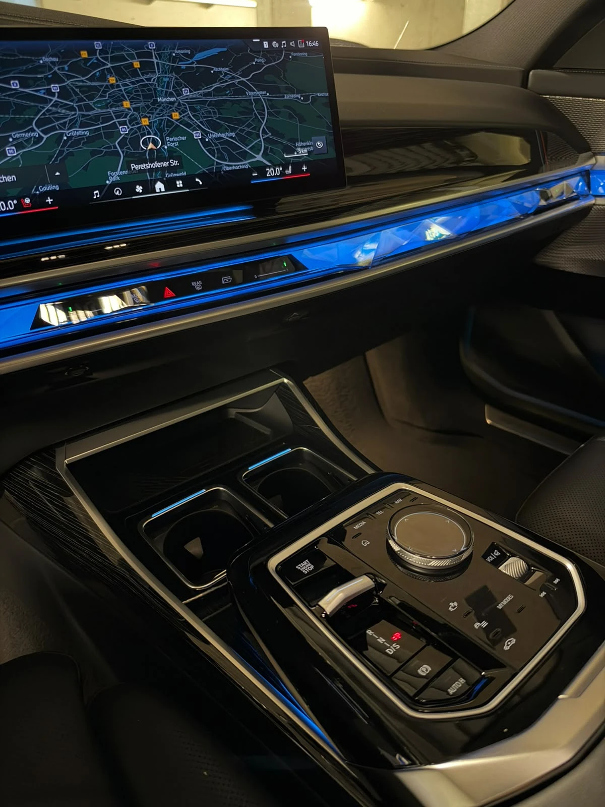 BMW 740 d xDr.* M-Sport* SkyLounge* �������� 2029 | Mobile.bg � ����������� 12