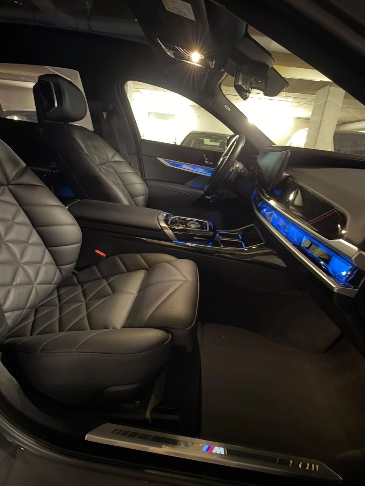 BMW 740 d xDr.* M-Sport* SkyLounge* �������� 2029 | Mobile.bg � ����������� 10