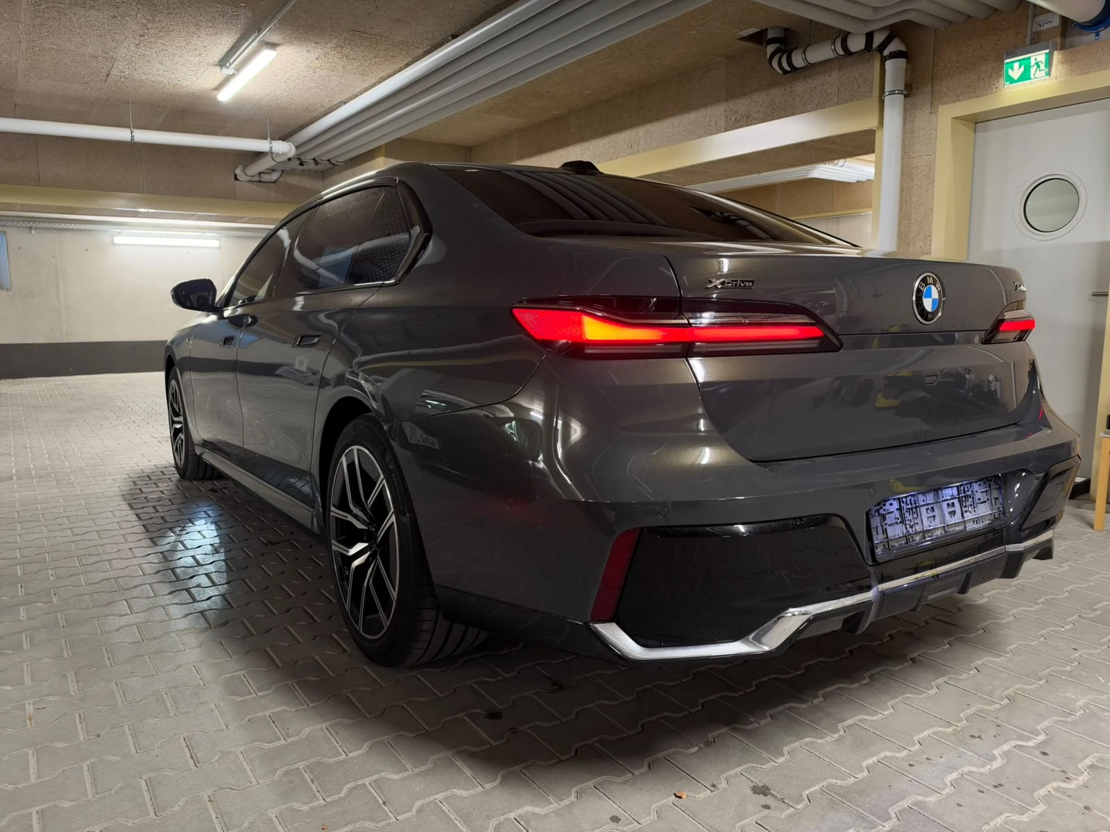 BMW 740 d xDr.* M-Sport* SkyLounge* �������� 2029 | Mobile.bg � ����������� 5