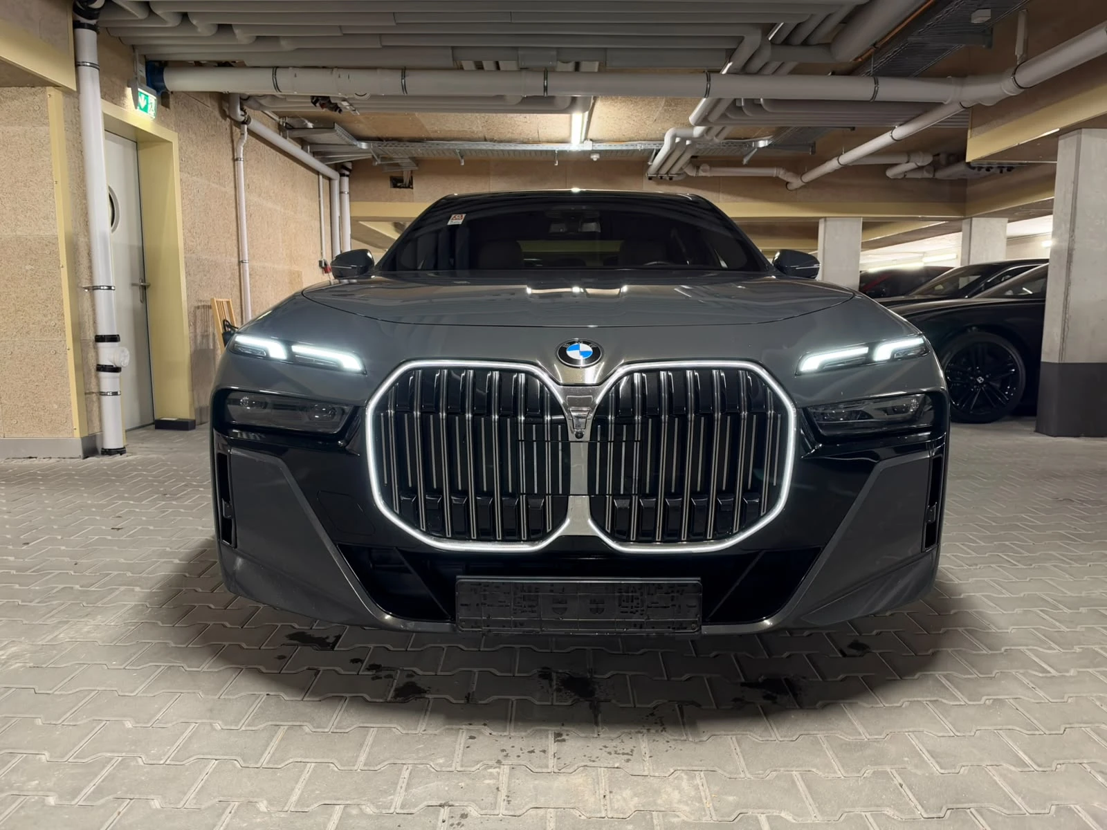 BMW 740 d xDr.* M-Sport* SkyLounge* �������� 2029 | Mobile.bg � ����������� 3