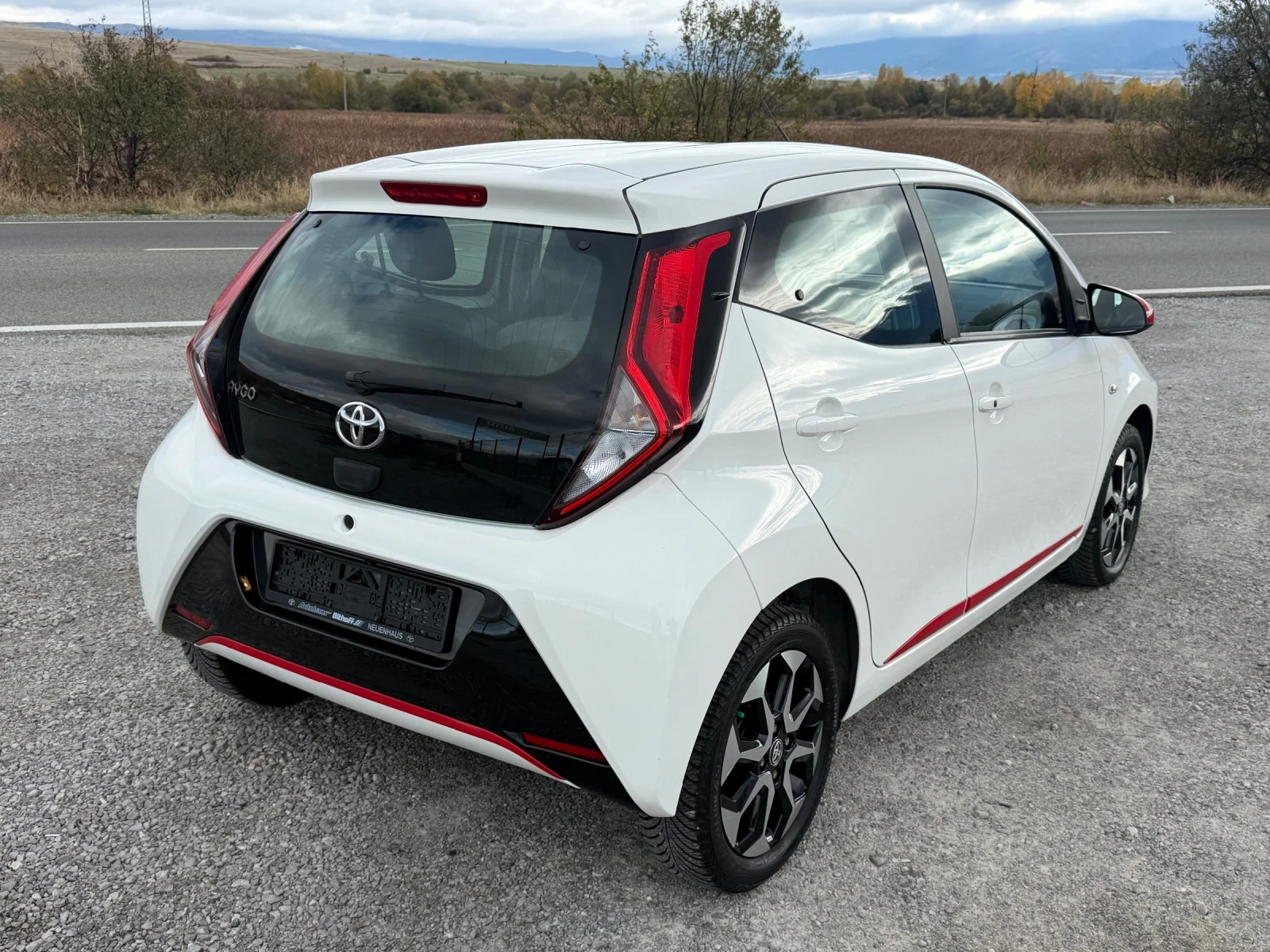 Toyota Aygo 1.0i X-PLAY KEYLESS CAMERA SERVICE BOOK E6 TUV COC | Mobile.bg � ����������� 6