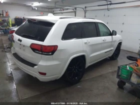 Jeep Grand cherokee WK LAREDO X 4X4 Минимална щета - 34200 лв. - 69300766 | Car24.bg