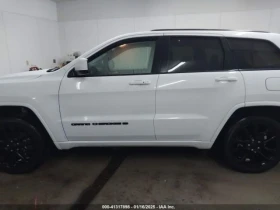 Jeep Grand cherokee WK LAREDO X 4X4 Минимална щета - 34200 лв. - 69300766 | Car24.bg