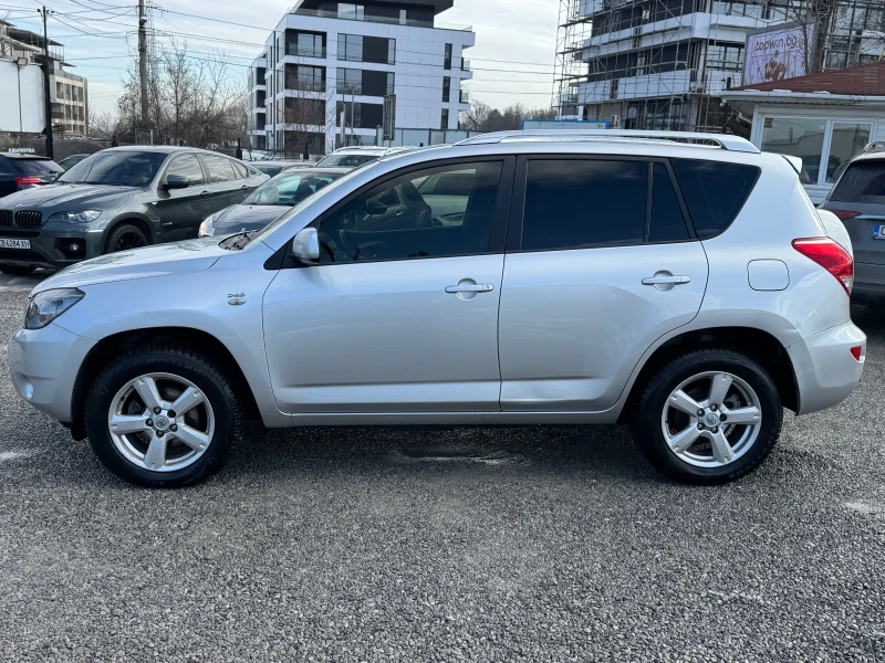 Toyota Rav4 D4D, снимка 8 - Автомобили и джипове - 48968731