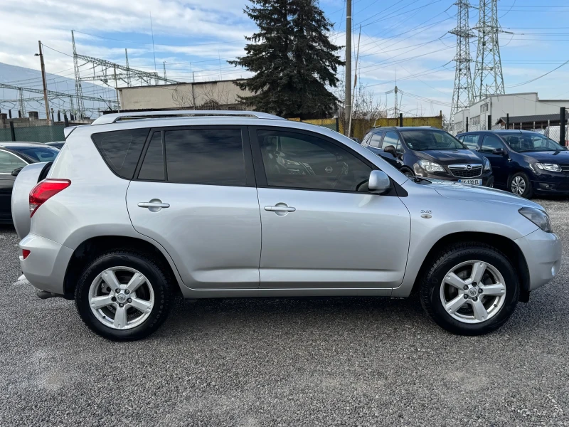 Toyota Rav4 D4D, снимка 4 - Автомобили и джипове - 48968731