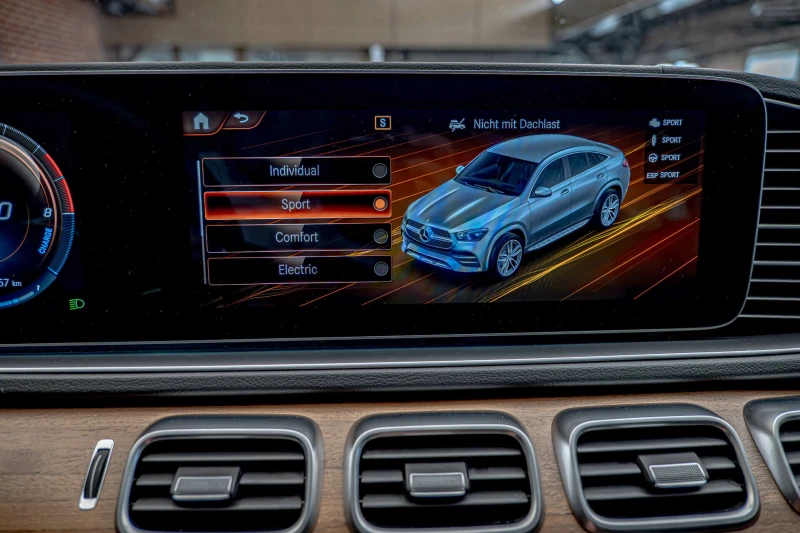 Mercedes-Benz GLE 350 e/AMG/Coupe/4Matic/Burmester/Камера360, снимка 12 - Автомобили и джипове - 50433744