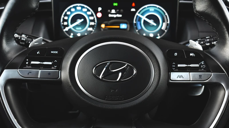 Hyundai Tucson 1.6 T-GDi PREMIUM Plug-in Hybrid 4x4 Automatic, снимка 9 - Автомобили и джипове - 52391943