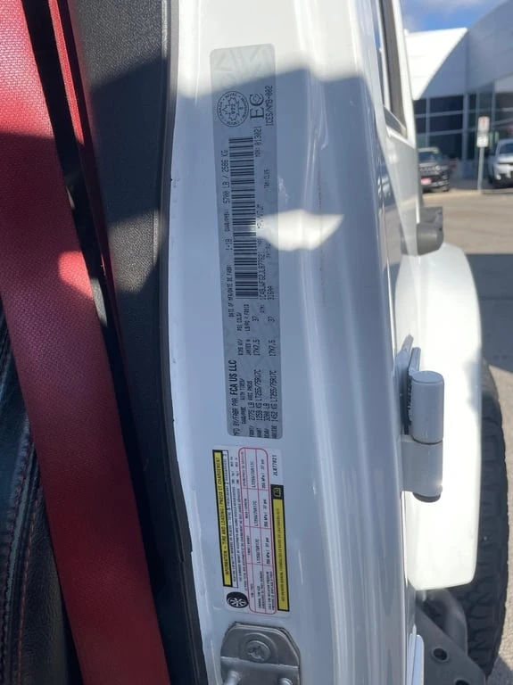 Jeep Wrangler 2018 Rubicon * CARFAX * БЕЗ ПЪРВОНАЧАЛНА ВНОСКА, снимка 10 - Автомобили и джипове - 52901148