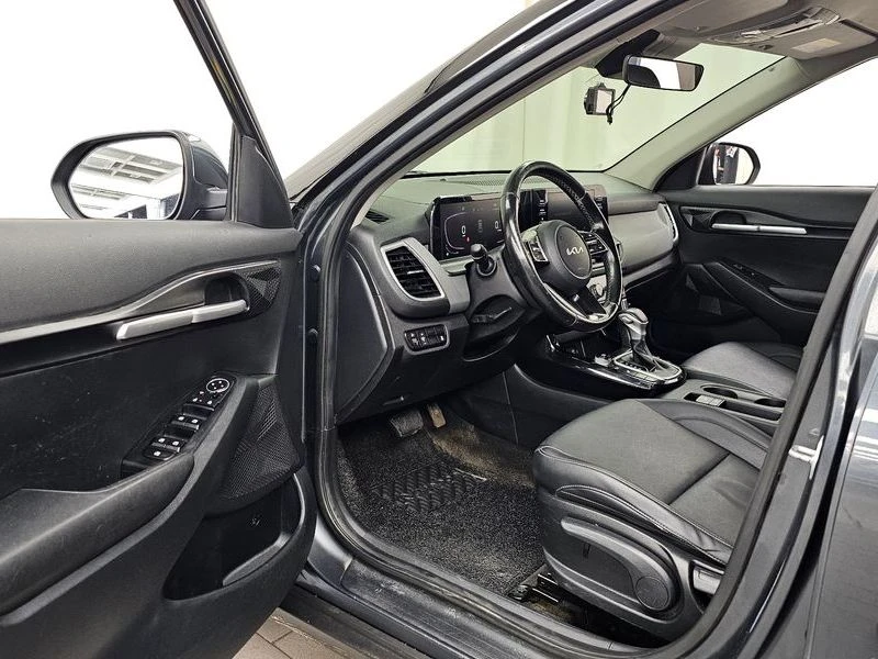 Kia Seltos 1.6 Automatic, снимка 10 - Автомобили и джипове - 55875634