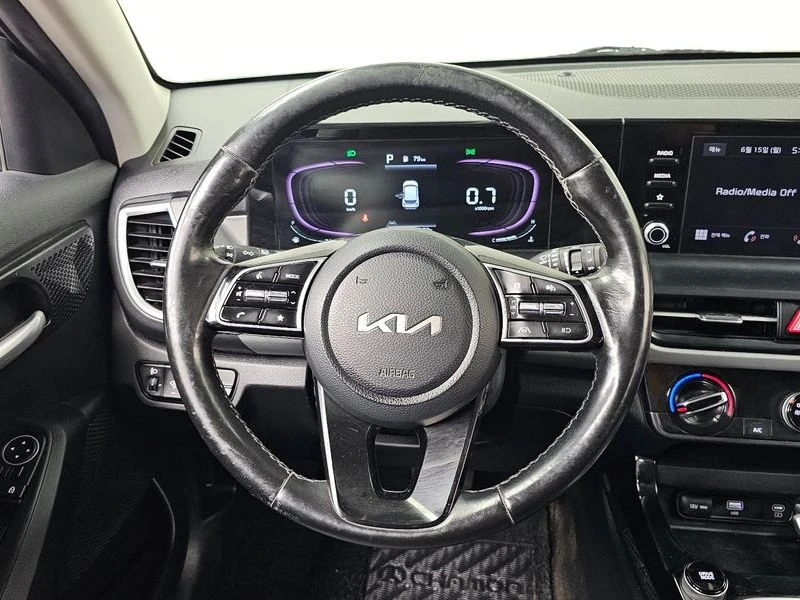 Kia Seltos 1.6 Automatic, снимка 13 - Автомобили и джипове - 55875634