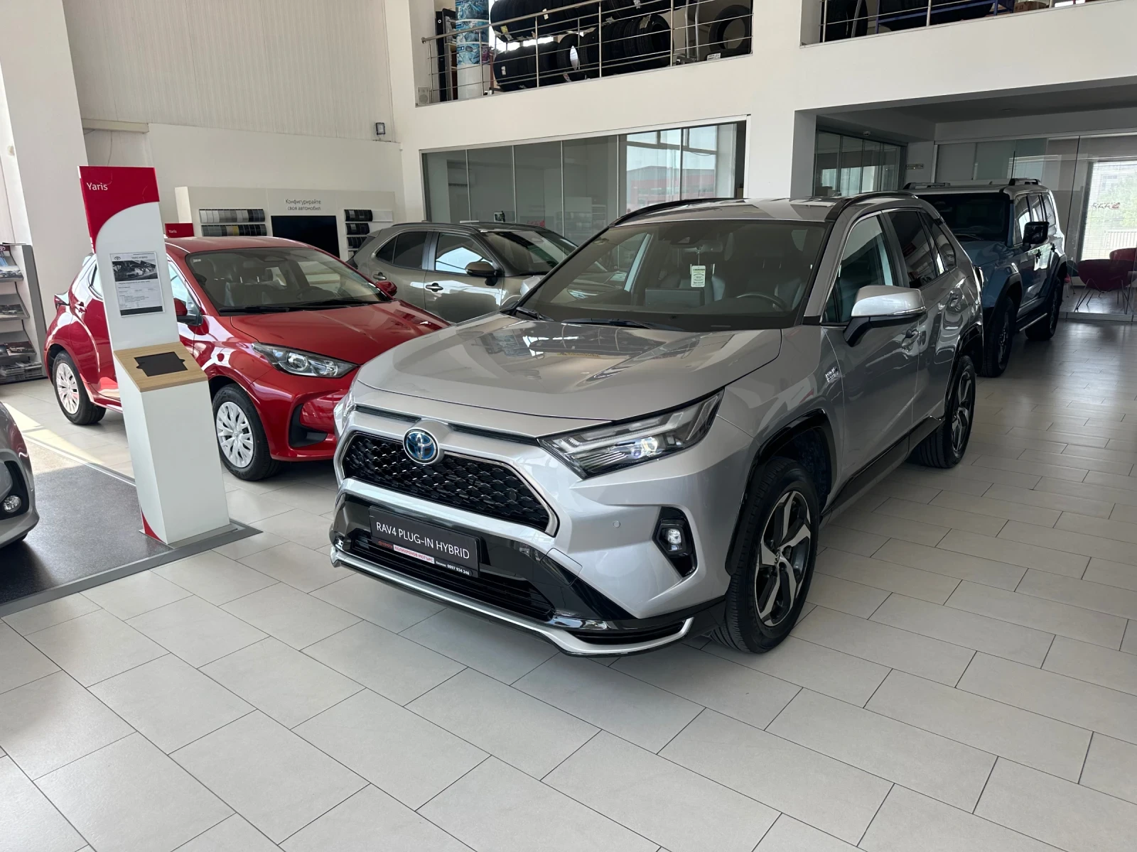 Toyota Rav4 Plug-In* AWD - изображение 2