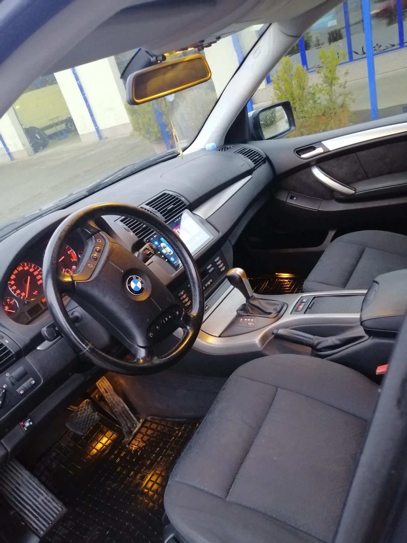 BMW X5 3.0 - изображение 4