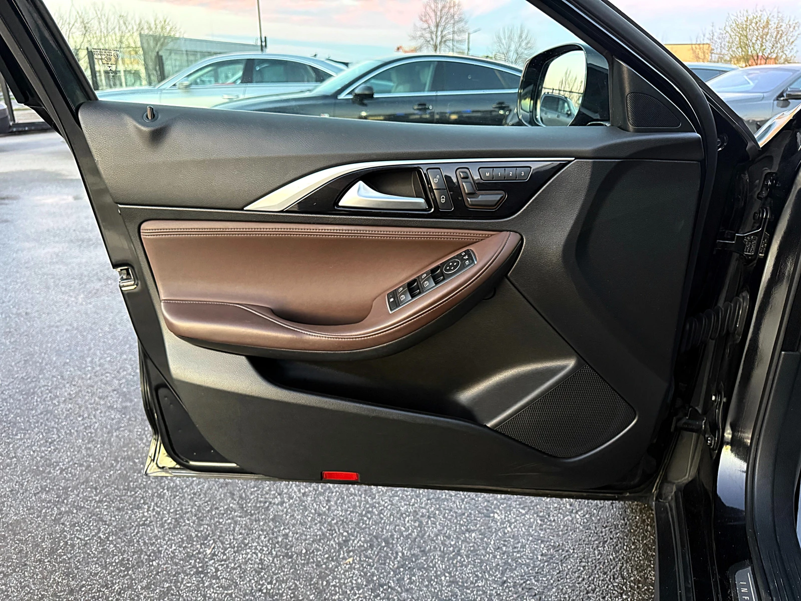 Infiniti QX30 2.2d Premium-4x4-Panorama-Kamera-Led-Bixenon-FULL!, снимка 8 - Автомобили и джипове - 54181327