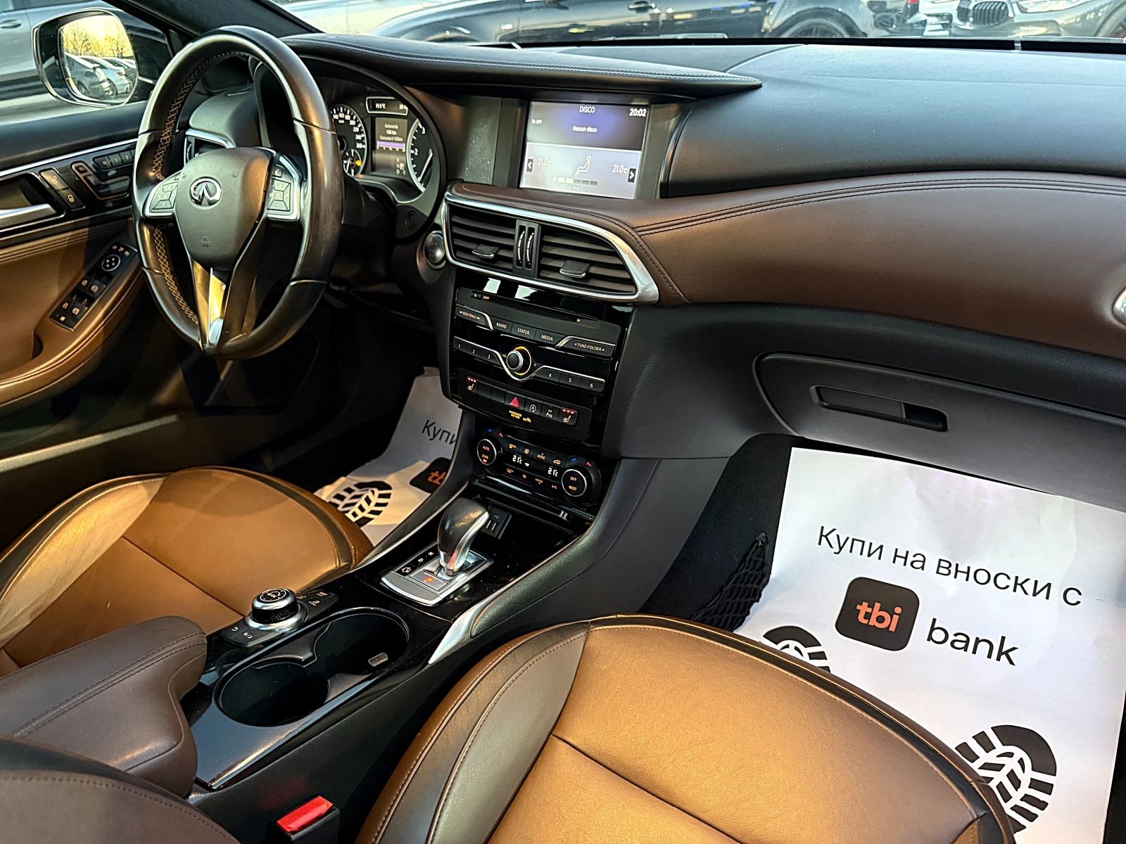 Infiniti QX30 2.2d Premium-4x4-Panorama-Kamera-Led-Bixenon-FULL!, снимка 14 - Автомобили и джипове - 54181327