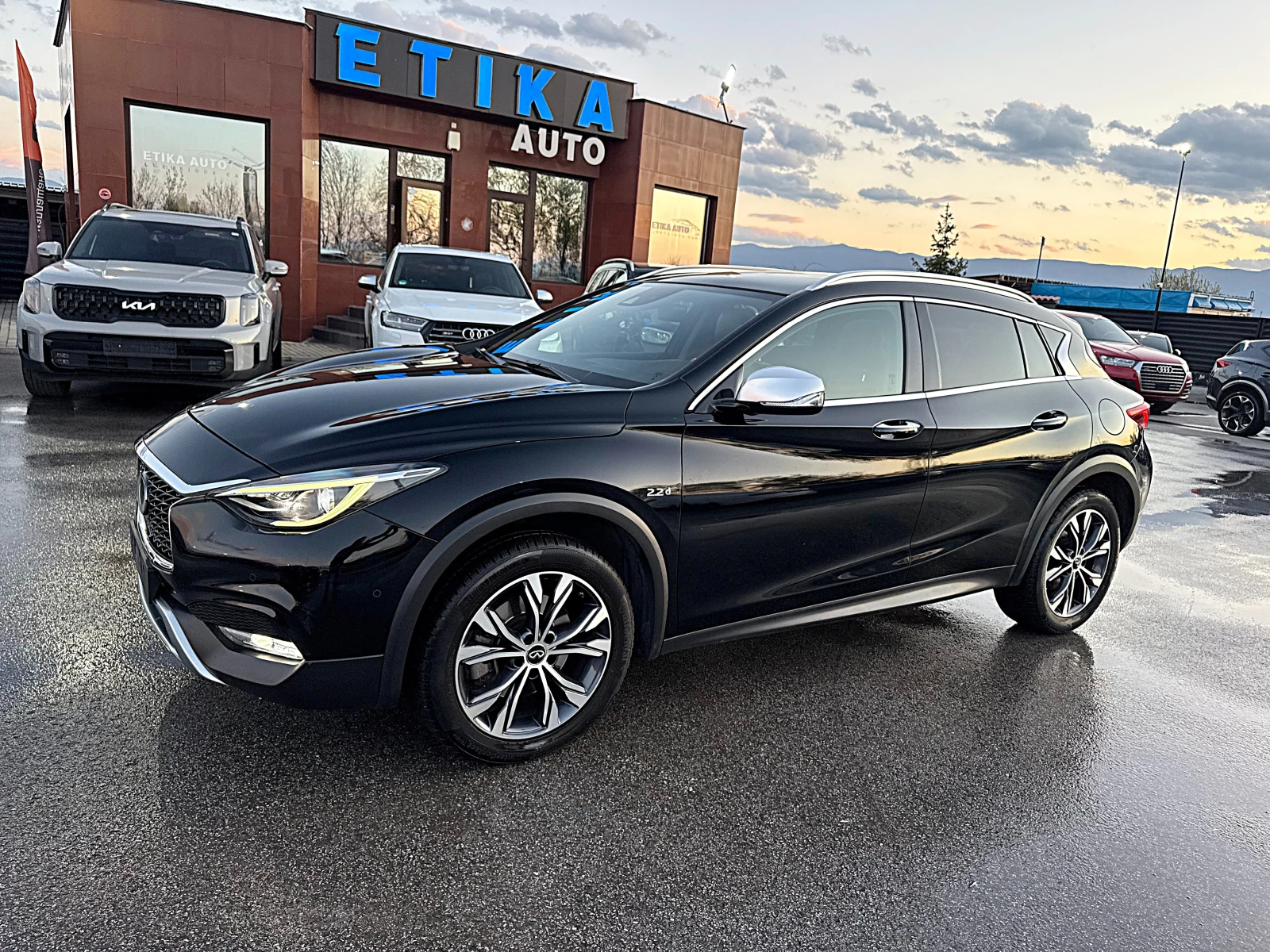 Infiniti QX30 2.2d Premium-4x4-Panorama-Kamera-Led-Bixenon-FULL!, снимка 3 - Автомобили и джипове - 54181327