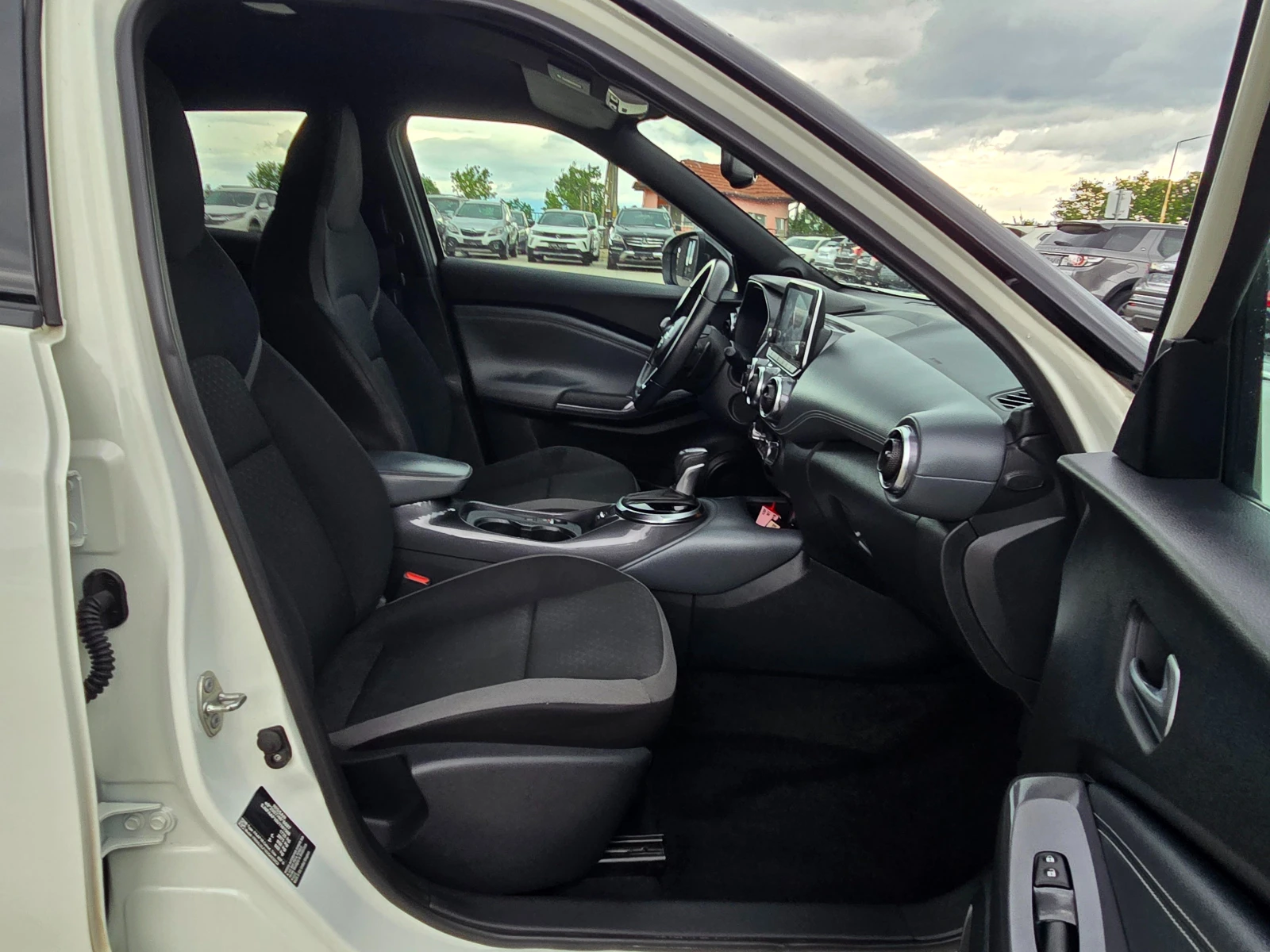 Nissan Juke DIG-T, N-Design, Автомат, 2022г., снимка 11 - Автомобили и джипове - 54666737