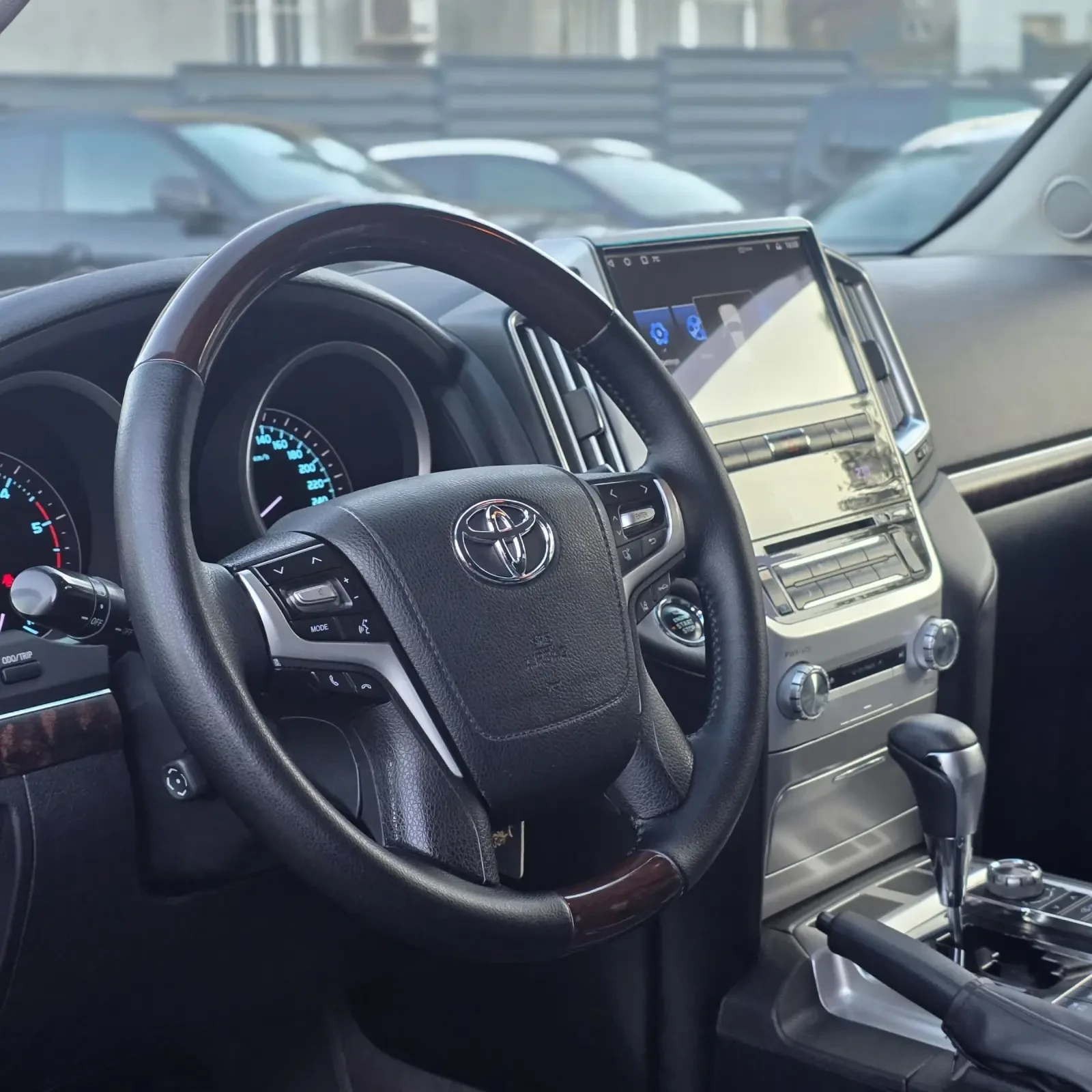 Toyota Land cruiser 200/4.5D/Face 2016/Бартер, снимка 9 - Автомобили и джипове - 54844226