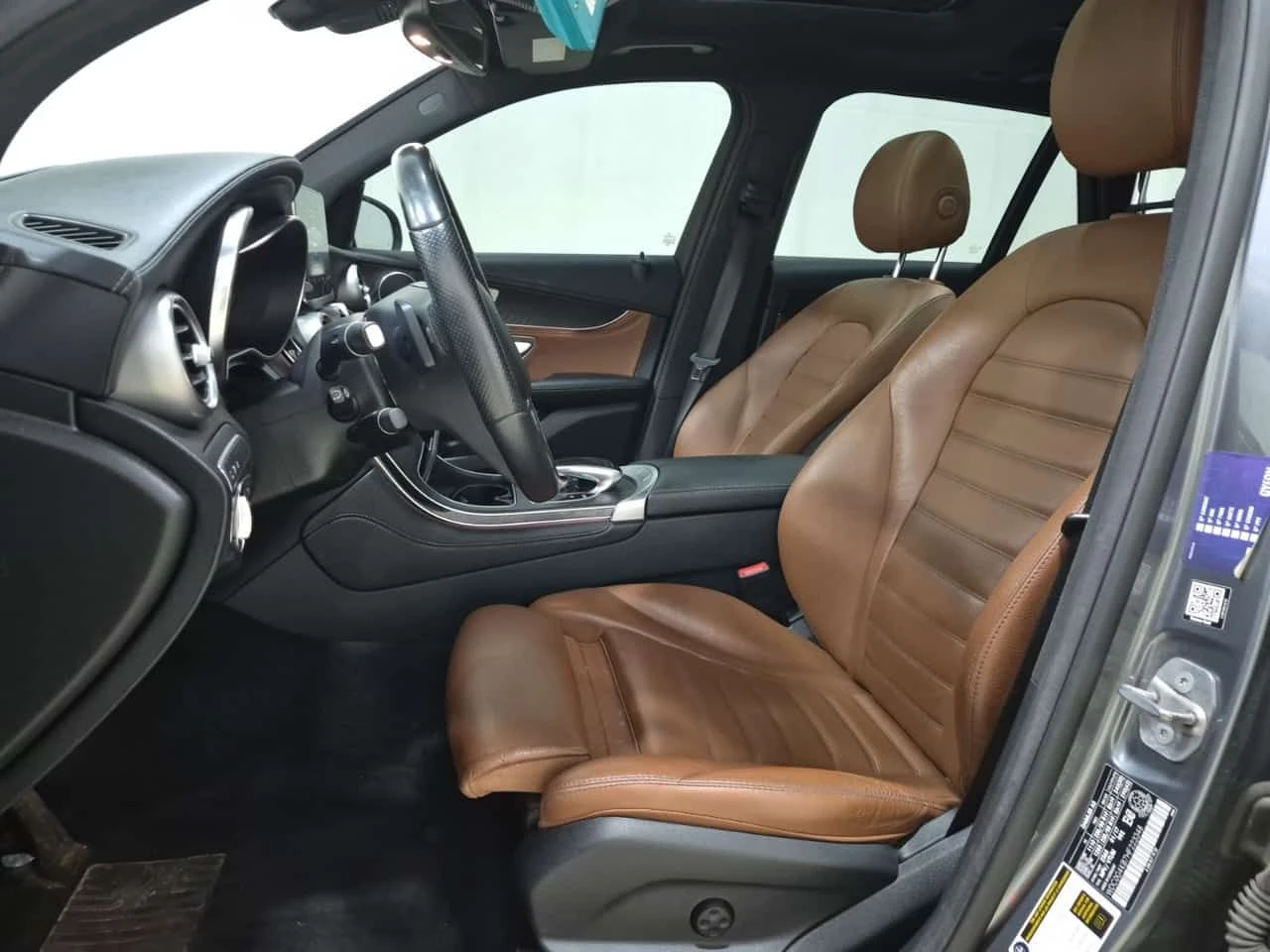 Mercedes-Benz GLC 300 АВТОКРЕДИТ * ДИСТРОНИК * 360 * ПАНОРАМА * ПОДГРЕВ , снимка 5 - Автомобили и джипове - 54906874