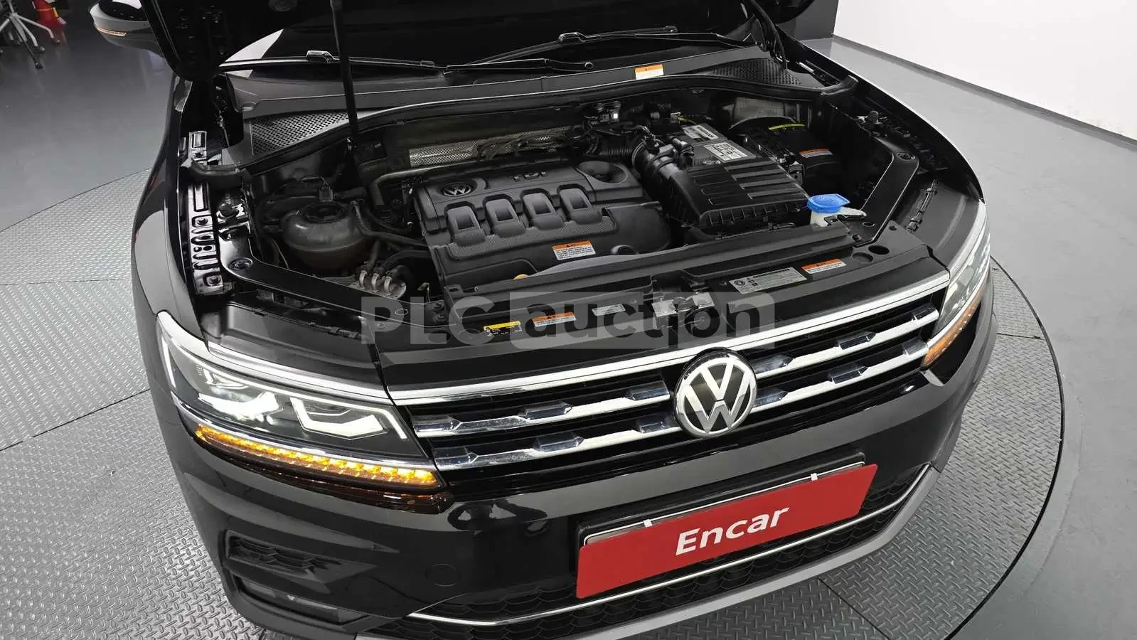 VW Tiguan ПОДГРЕВИ * ПАНО * KEYLESS * АВТОКРЕДИТ , снимка 6 - Автомобили и джипове - 54999062
