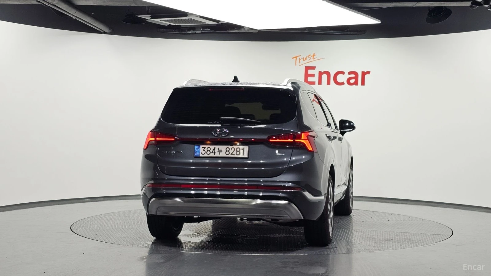 Hyundai Santa fe 2.2d* 4WD* CALLIGRAPHY* ПОДГРЕВ* ОБДУХВАНЕ* 360* H, снимка 4 - Автомобили и джипове - 55491982