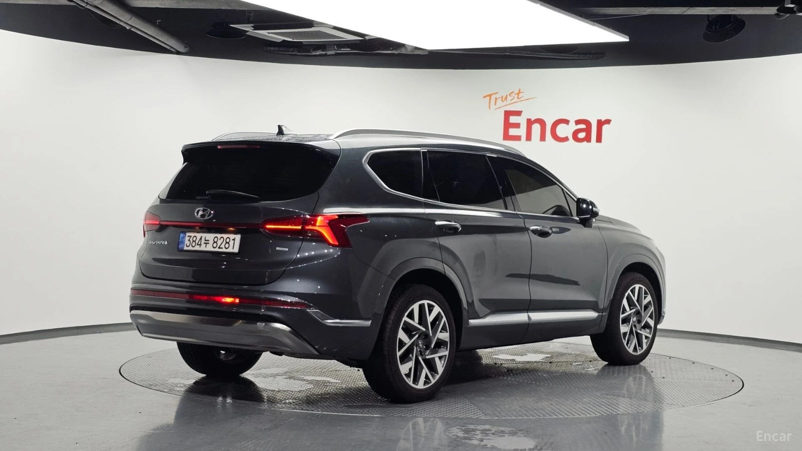Hyundai Santa fe 2.2d* 4WD* CALLIGRAPHY* ПОДГРЕВ* ОБДУХВАНЕ* 360* H, снимка 2 - Автомобили и джипове - 55491982