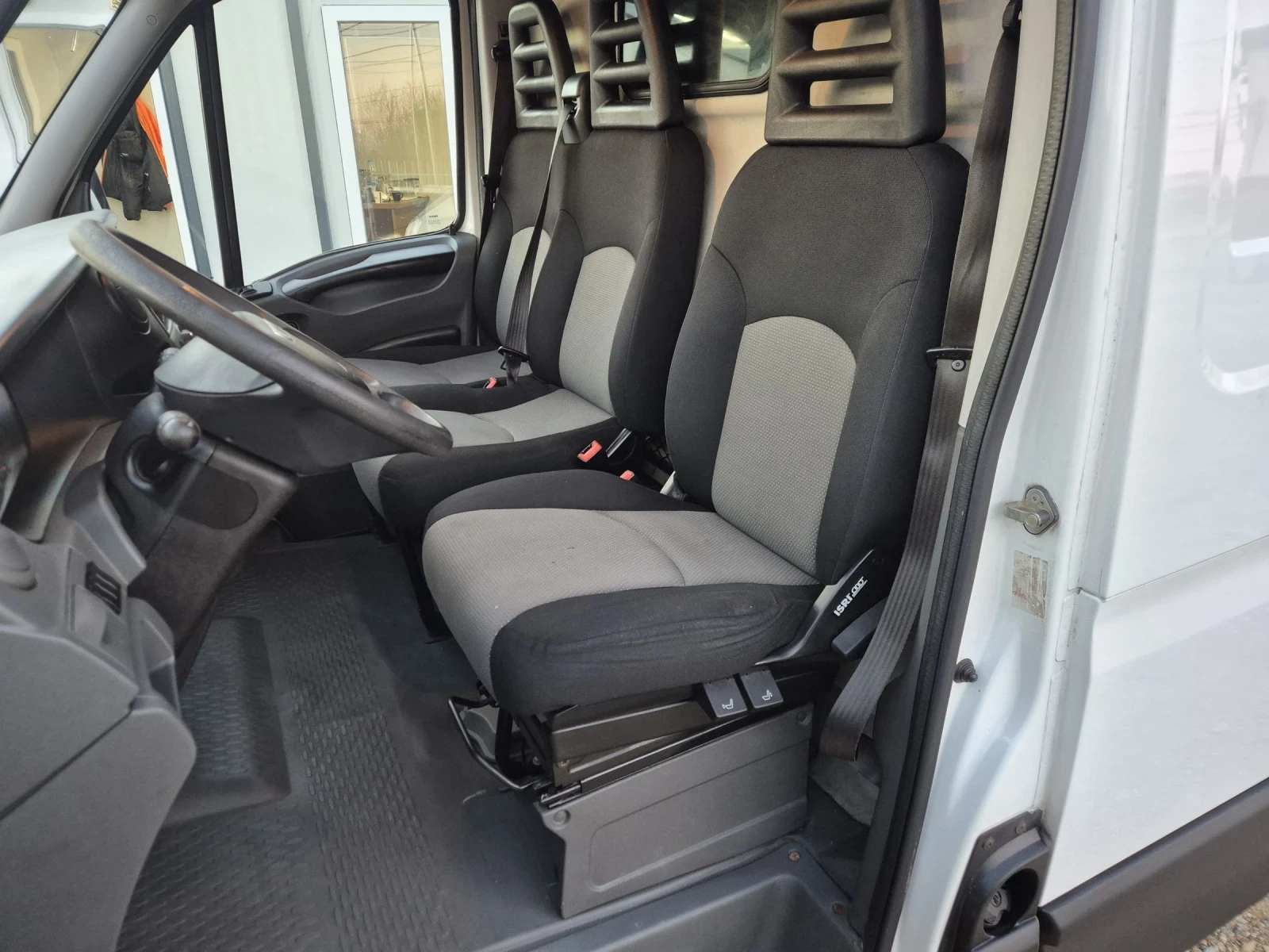 Iveco Daily 35C13 V 330 H3  3500KG  | Mobile.bg   17