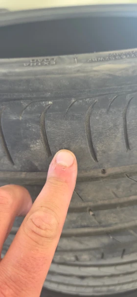 Гуми Летни 235/40R19, снимка 4