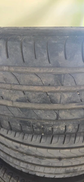 Гуми Летни 235/40R19, снимка 5
