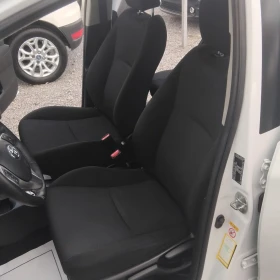 Toyota Yaris 1.5Hybrid 127000KM, снимка 9