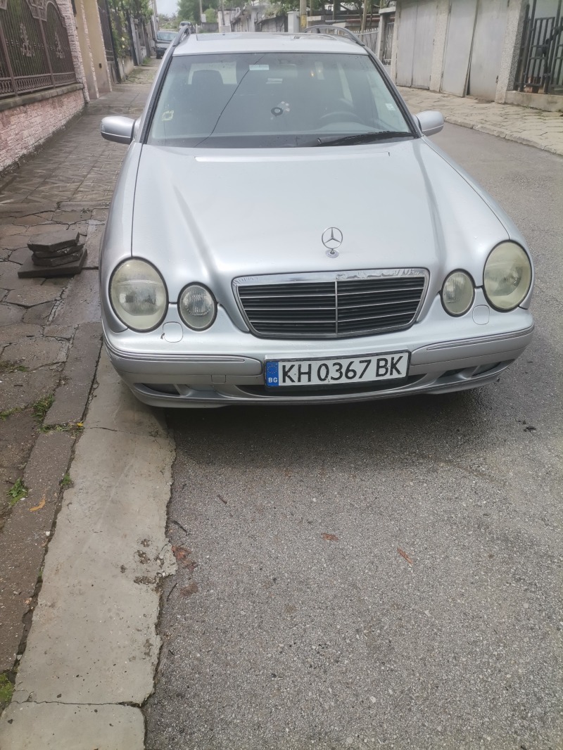 Mercedes-Benz E 220 E220, снимка 1 - Автомобили и джипове - 46354475