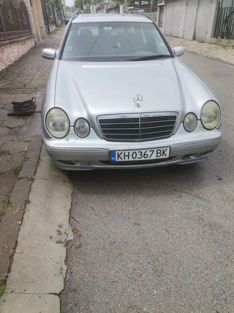 Mercedes-Benz E 220 E220, снимка 1 - Автомобили и джипове - 48097981