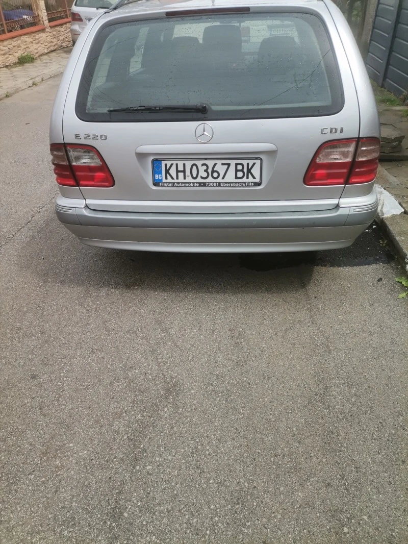 Mercedes-Benz E 220 E220, снимка 4 - Автомобили и джипове - 48097981