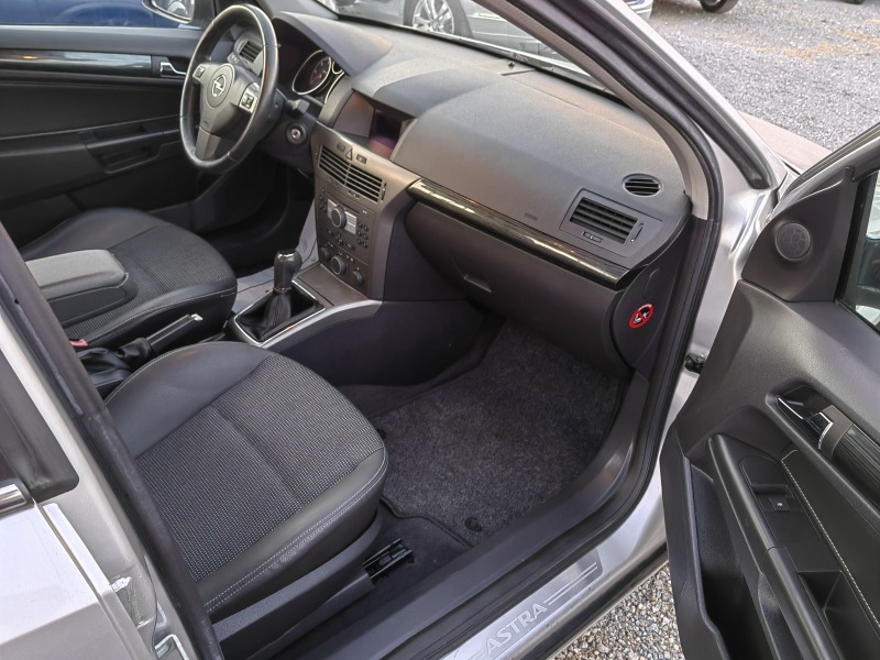 Opel Astra 1.7 CDTI COSMO, снимка 10 - Автомобили и джипове - 46356209