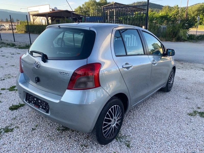 Toyota Yaris 1.3 Бензин, АВТОМАТ, ТОП, снимка 6 - Автомобили и джипове - 46456079