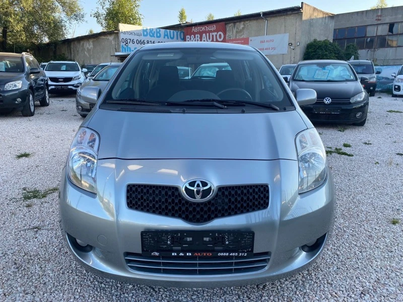 Toyota Yaris 1.3 Бензин, АВТОМАТ, ТОП, снимка 3 - Автомобили и джипове - 46456079