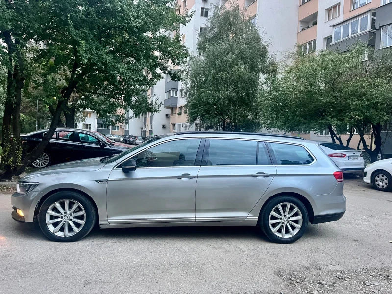 VW Passat 8ца-2.0tdi-Автомат/R line/Navi/Dist/Full/Обслужен, снимка 8 - Автомобили и джипове - 47464933