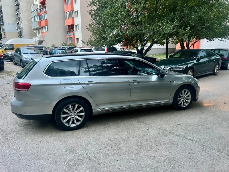 VW Passat 8ца-2.0tdi-Автомат/R line/Navi/Dist/Full/Обслужен, снимка 6 - Автомобили и джипове - 47464933