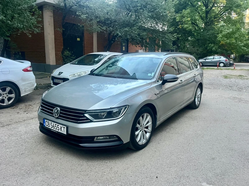 VW Passat 8ца-2.0tdi-Автомат/R line/Navi/Dist/Full/Обслужен, снимка 1 - Автомобили и джипове - 47464933