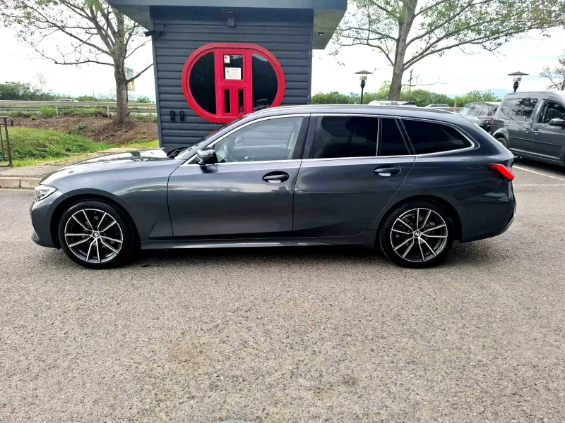BMW 320 d Touring XDrive , снимка 4 - Автомобили и джипове - 50218131