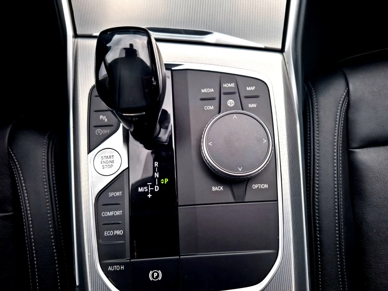 BMW 320 d Touring XDrive , снимка 16 - Автомобили и джипове - 50218131