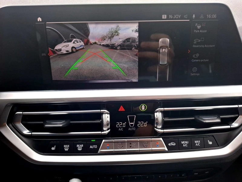 BMW 320 d Touring XDrive , снимка 15 - Автомобили и джипове - 50218131