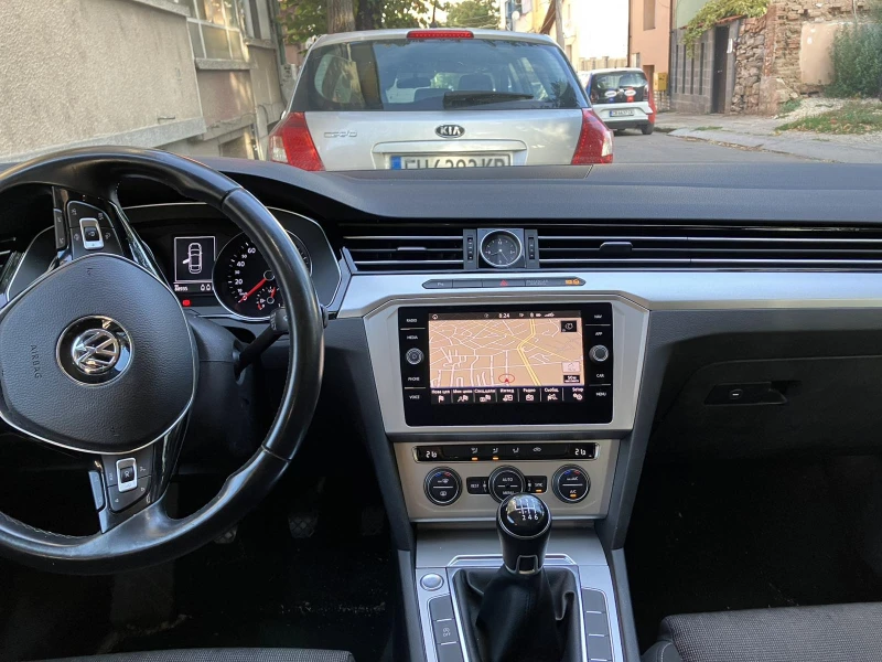 VW Passat B8 95 хил..км реални, снимка 7 - Автомобили и джипове - 51626144