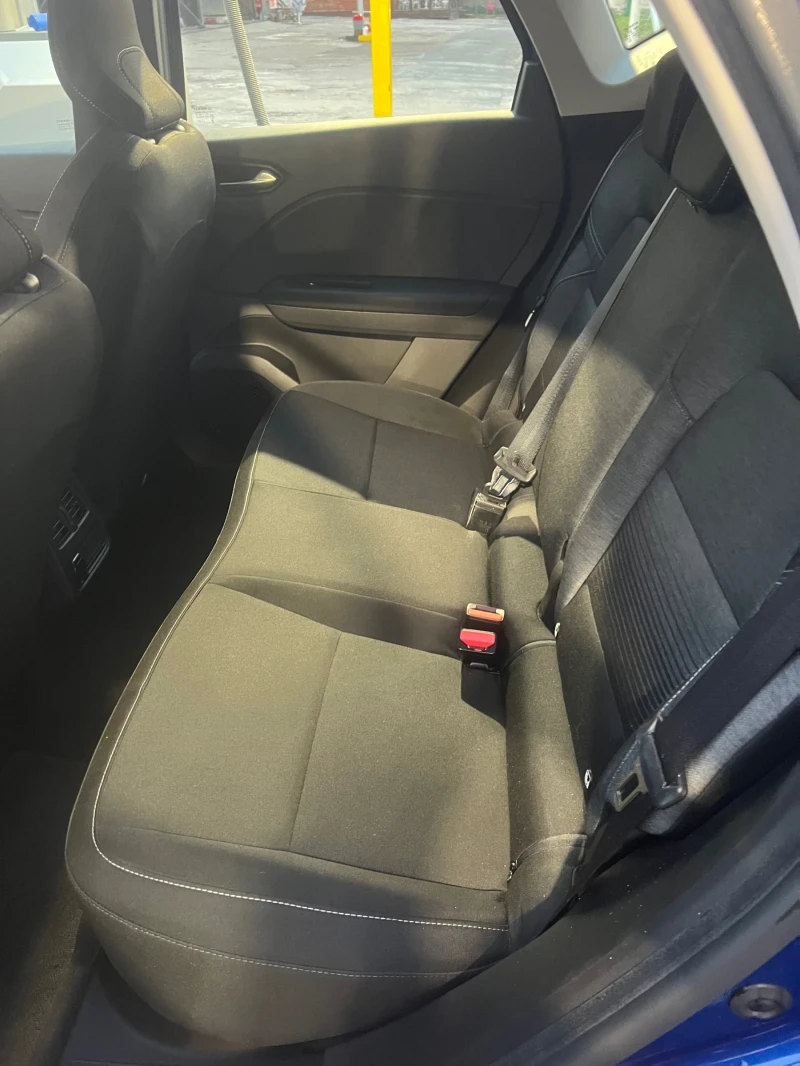 Renault Captur 1.5DSI, снимка 11 - Автомобили и джипове - 52566297