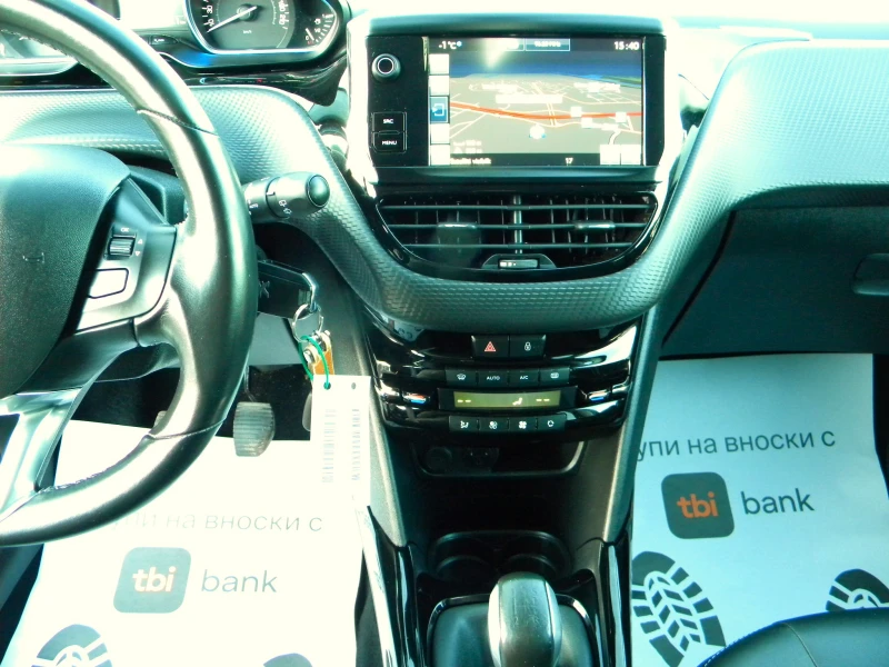 Peugeot 2008 112000км* FACE LIFТ-1.2ТURBO* ALLURE* КАТО НОВО* E, снимка 15 - Автомобили и джипове - 53132613