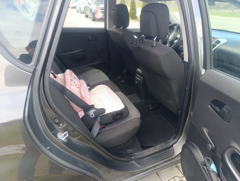 Kia Ceed 1.6CRDI, снимка 9 - Автомобили и джипове - 53403978