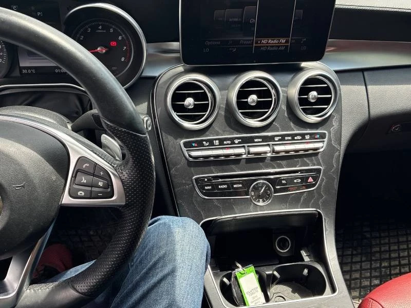 Mercedes-Benz C 300 * 4MATIC * ЧЕРВЕНА КОЖА * PANO * АВТОКРЕДИТ, снимка 11 - Автомобили и джипове - 54876128