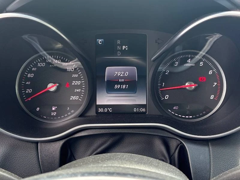 Mercedes-Benz C 300 * 4MATIC * ЧЕРВЕНА КОЖА * PANO * АВТОКРЕДИТ, снимка 12 - Автомобили и джипове - 54876128
